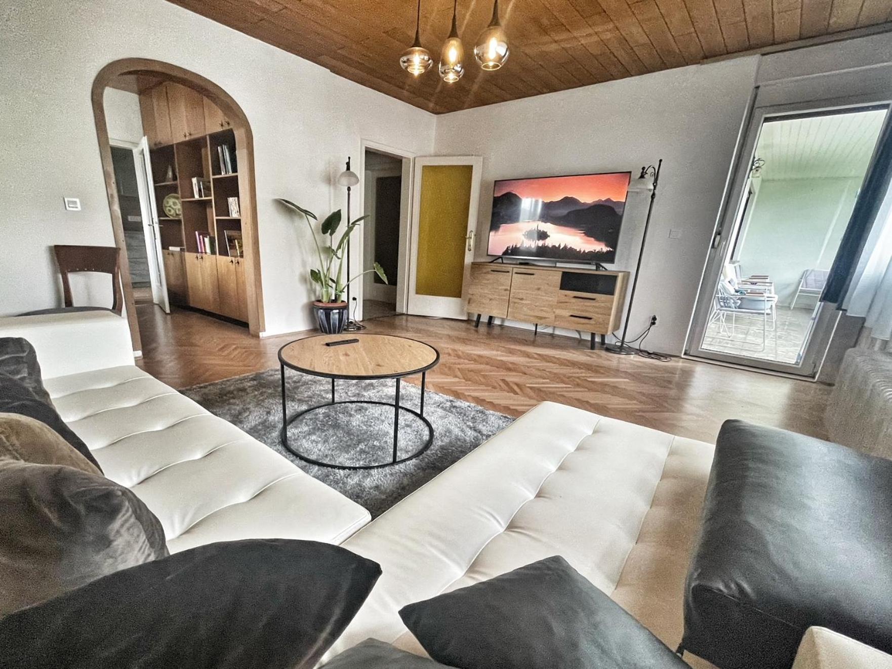 Papas Apartment Lesce  Bagian luar foto