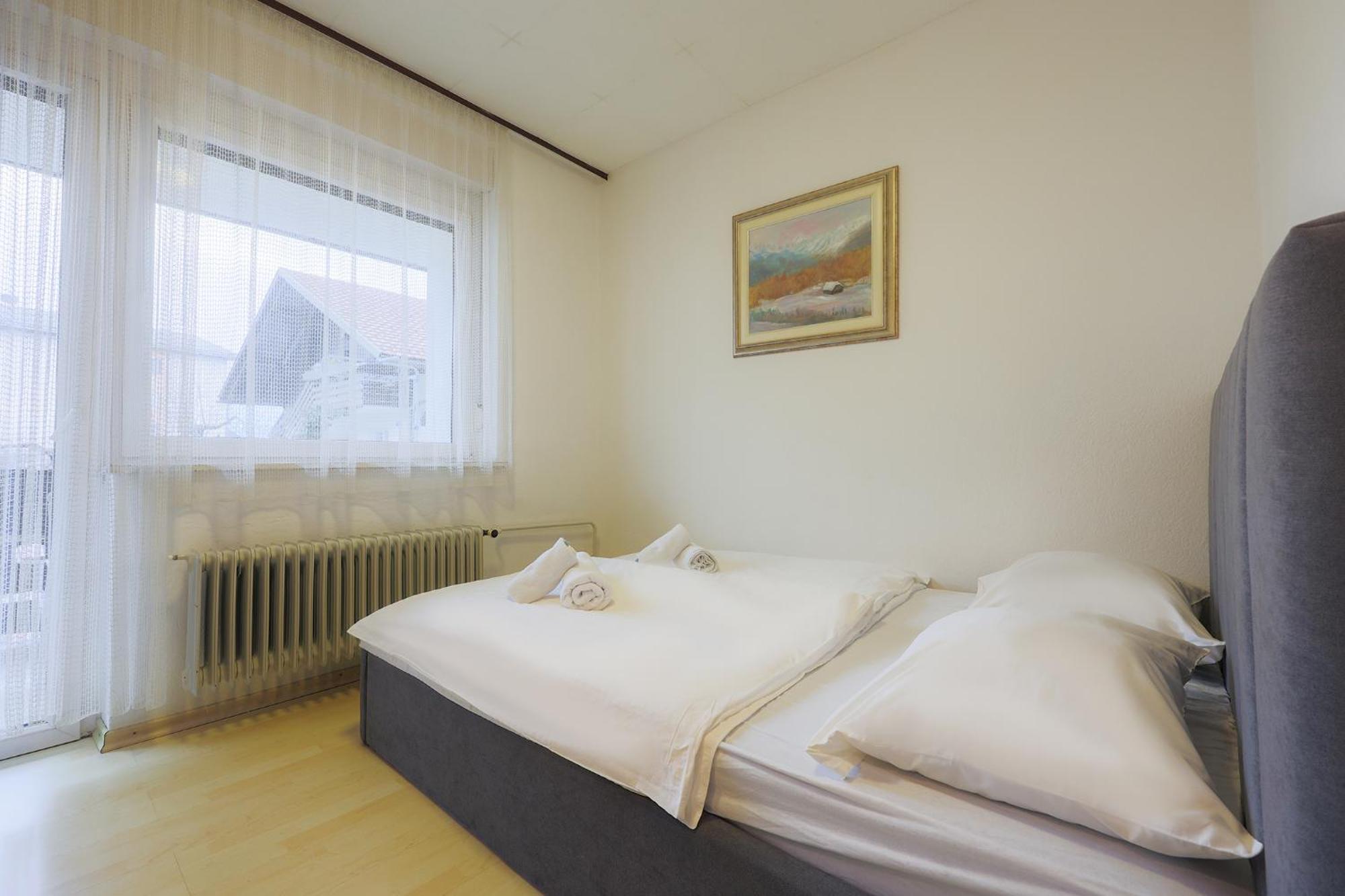 Papas Apartment Lesce  Bagian luar foto