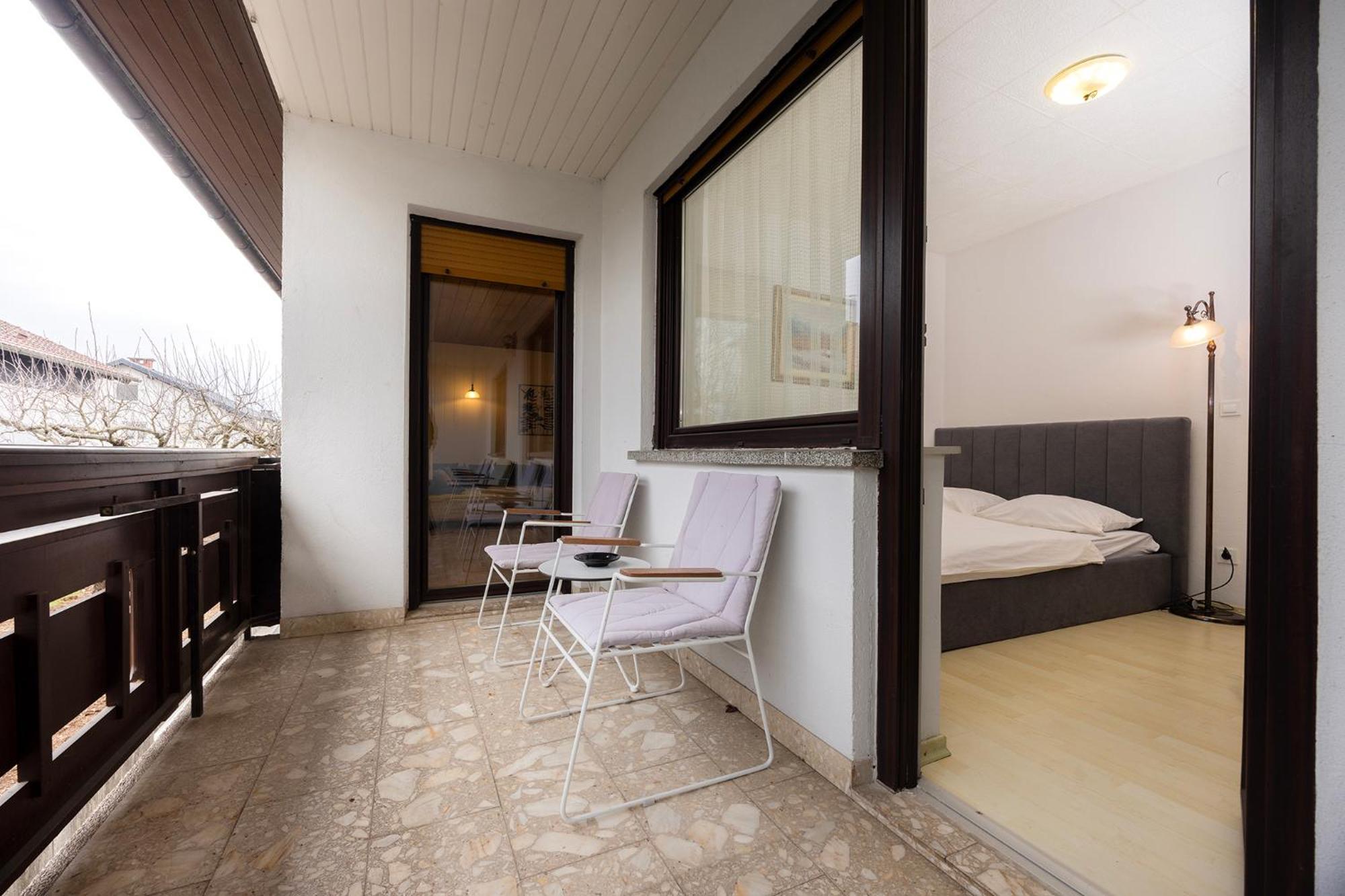 Papas Apartment Lesce  Bagian luar foto