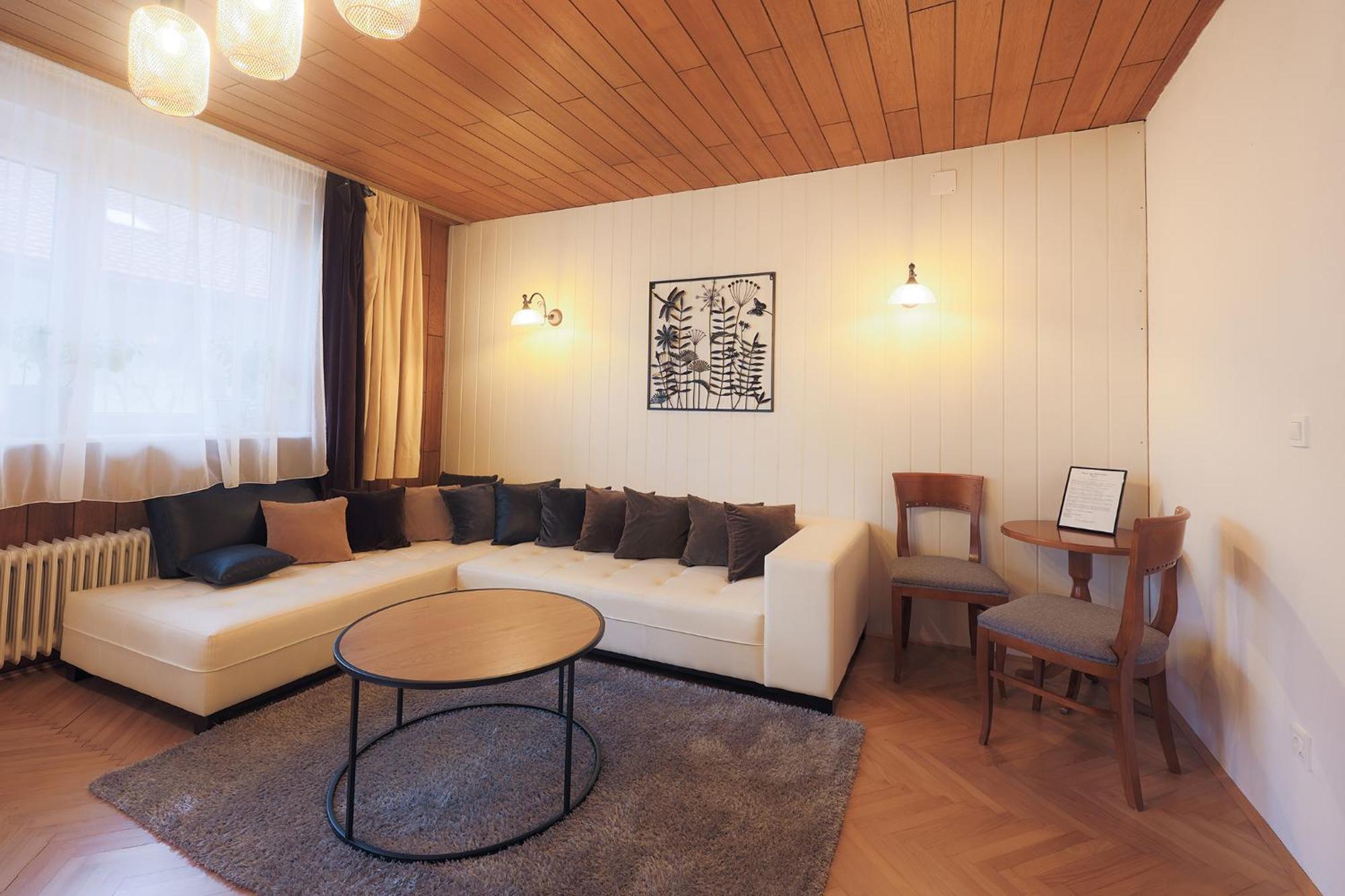 Papas Apartment Lesce  Bagian luar foto