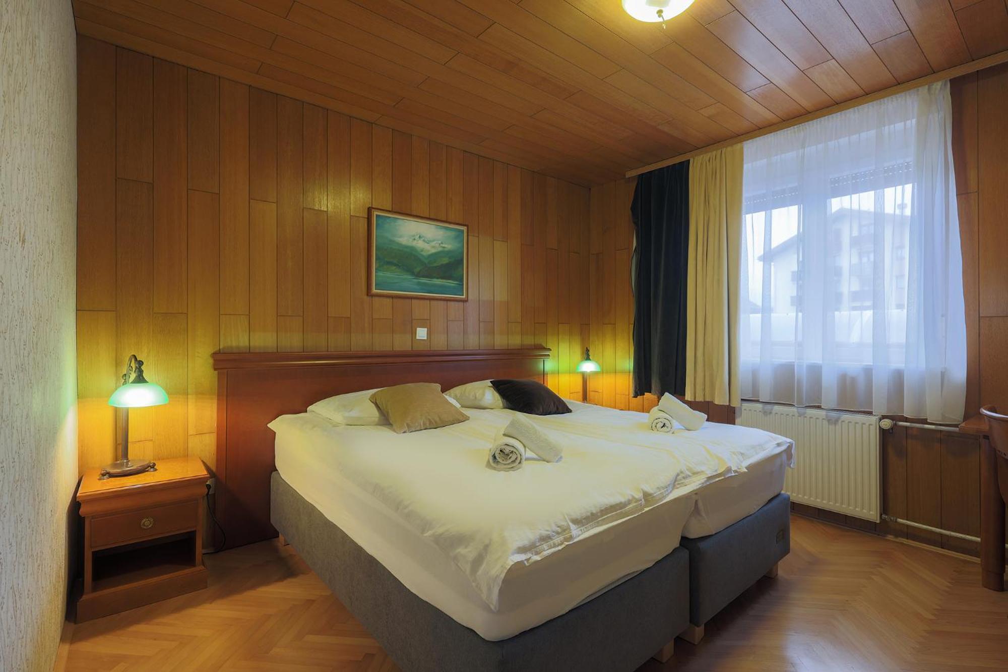 Papas Apartment Lesce  Bagian luar foto